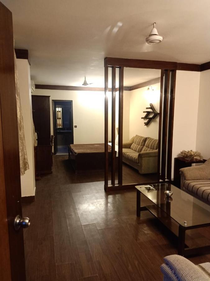 Hotel Clark Heights Нью-Дели Экстерьер фото