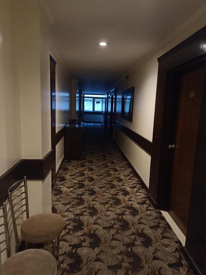 Hotel Clark Heights Нью-Дели Экстерьер фото