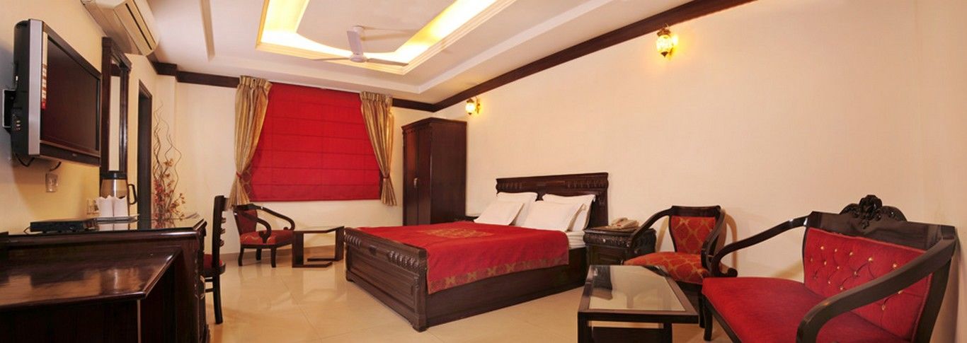 Hotel Clark Heights Нью-Дели Экстерьер фото