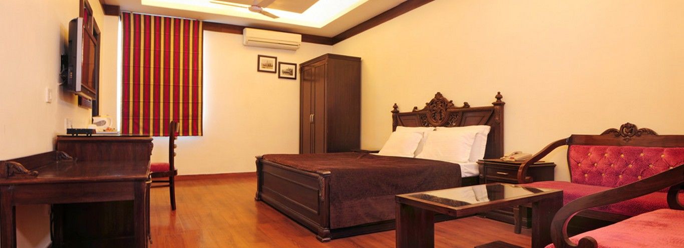 Hotel Clark Heights Нью-Дели Экстерьер фото