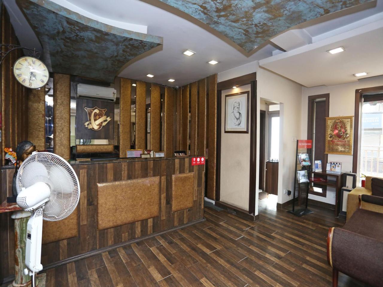 Hotel Clark Heights Нью-Дели Экстерьер фото