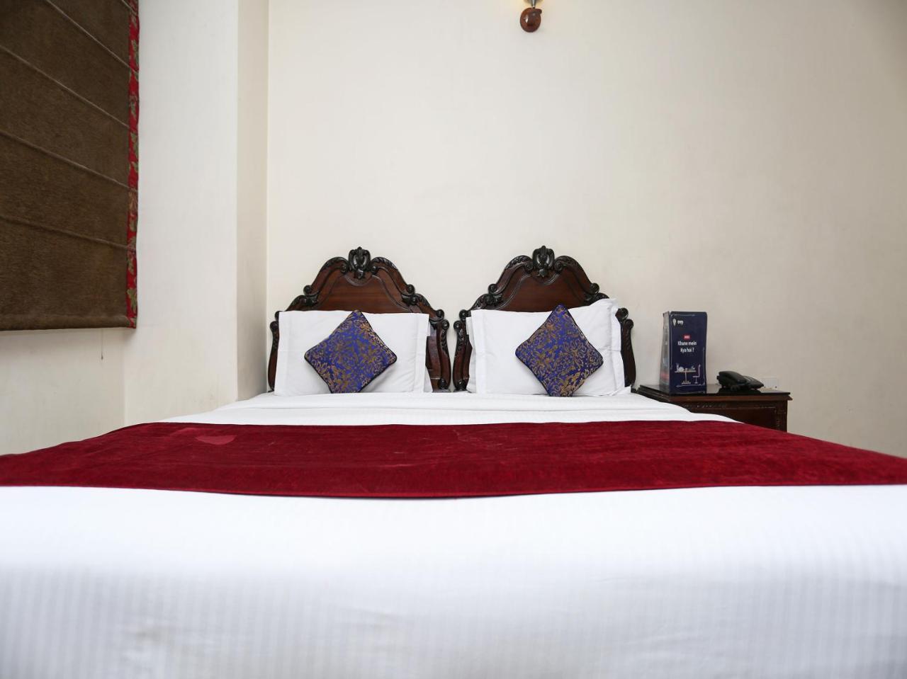 Hotel Clark Heights Нью-Дели Экстерьер фото