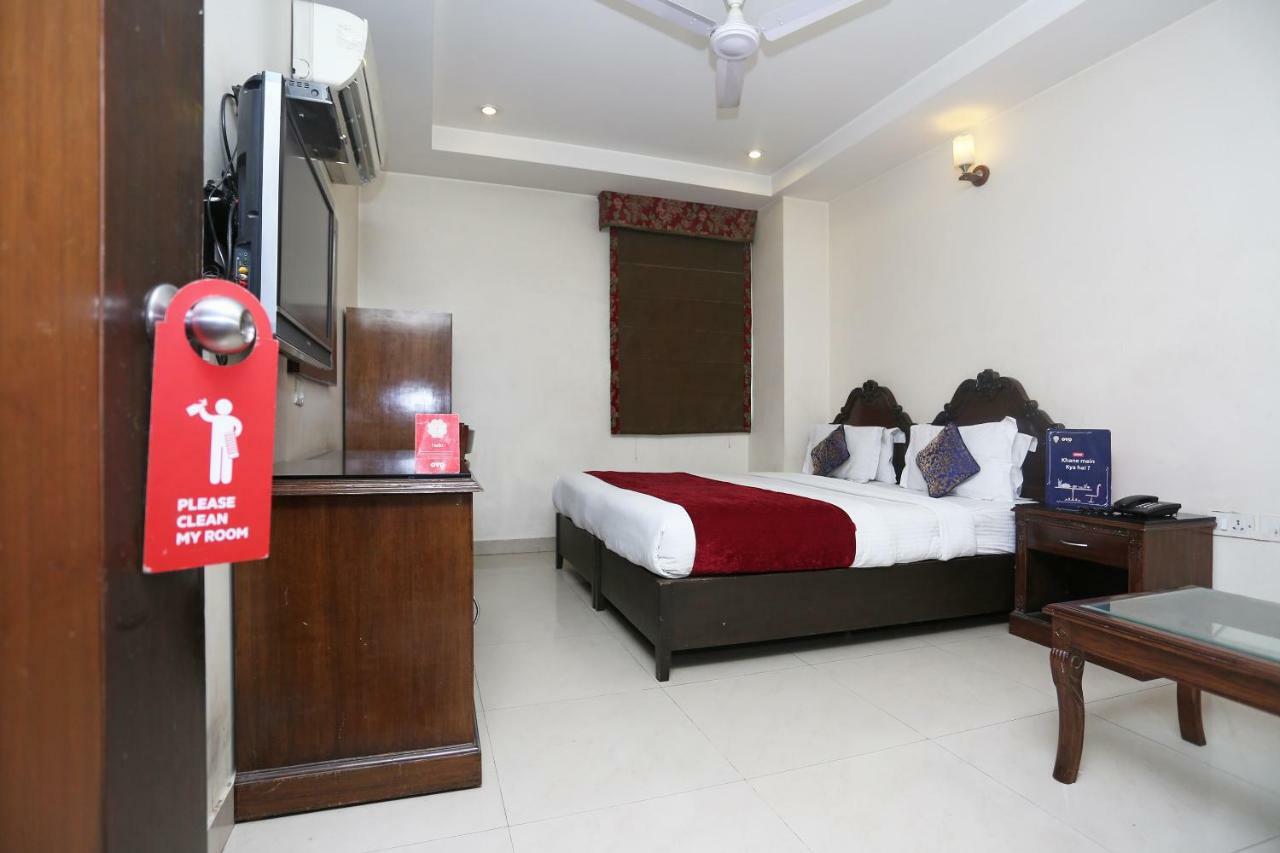 Hotel Clark Heights Нью-Дели Экстерьер фото